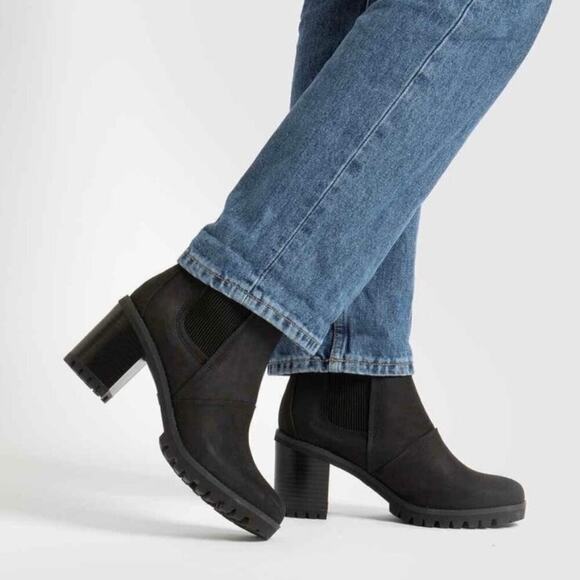 UGG Shoes - UGG Hazel Nubuck Leather Heeled Chelsea Boot Black Size 8